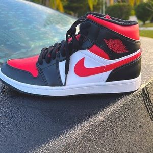 Nike men’s air jordan 1 mid